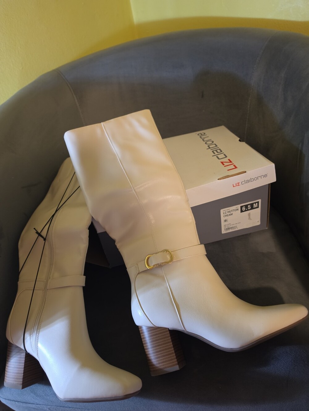 NIB Liz Claiborne Women's Size 6.5 Hutton Cream Knee High Riding Heeled Boots